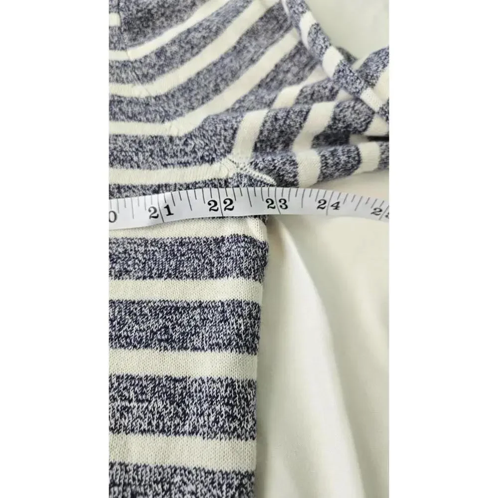 J.Crew Men's Blue and White Striped Crew Neck‎ Sweater Large